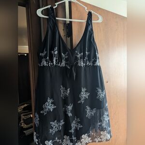 Black and White Floral Swimsuit, Dress Style